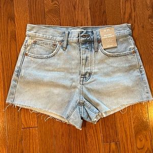 NWT Madewell relaxed denim shorts, size 25